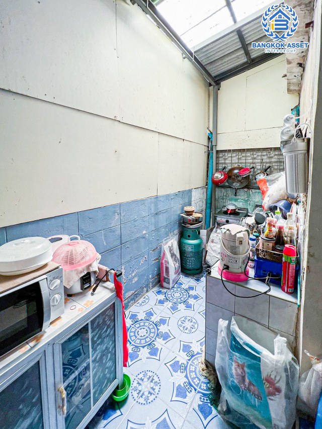 *****ทาวน์เฮ้าส์มือสองนนทบุรี หมู่บ้าน ทรัพย์สิทธิชัย แจ้งวัฒนะ เนื้อที่ 16 ตร.ว. ฟังก์ชัน 2 ห้องนอน 2 ห้องน้ำ 1 ที่จอดรถ บนทำเลแห่งการเดินทาง เชื่อมต่อถนนแจ้งวัฒนะ, ถนนติวานนท์ ใกล้แหล่งอำนวยความสะดวก และรถไฟฟ้าสายสีชมพู "สถานีเลี่ยงเมืองปากเกร็ด" จองเลย!