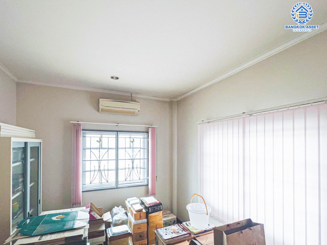 *****บ้านเดี่ยวมือสองนนทบุรี โครงการ ปัญฐิญา บางกรวย-ไทรน้อย เนื้อที่กว้าง 54.3 ตร.ว. ฟังก์ชัน 3 ห้องนอน 3 ห้องน้ำ 2 ที่จอดรถ บ้านต่อเติมเต็ม สภาพดี แถมกว้างขวาง บนทำเลเดินทางสะดวก ใกล้จุดขึ้นทางด่วน "ศรีรัช-วงแหวนรอบนอก" และรถไฟฟ้าสายสีม่วง "สถานีแยกติวานนท์" เพียง 10 นาที จองด่วน!