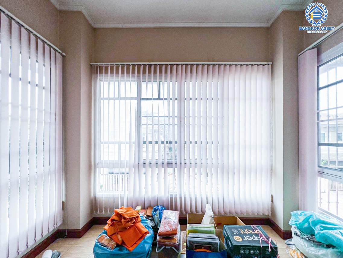 *****บ้านเดี่ยวมือสองนนทบุรี โครงการ ปัญฐิญา บางกรวย-ไทรน้อย เนื้อที่กว้าง 54.3 ตร.ว. ฟังก์ชัน 3 ห้องนอน 3 ห้องน้ำ 2 ที่จอดรถ บ้านต่อเติมเต็ม สภาพดี แถมกว้างขวาง บนทำเลเดินทางสะดวก ใกล้จุดขึ้นทางด่วน "ศรีรัช-วงแหวนรอบนอก" และรถไฟฟ้าสายสีม่วง "สถานีแยกติวานนท์" เพียง 10 นาที จองด่วน!