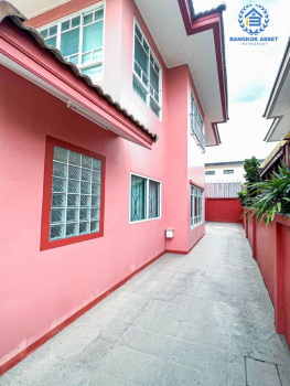 *****บ้านเดี่ยวมือสองนนทบุรี โครงการ ปัญฐิญา บางกรวย-ไทรน้อย เนื้อที่กว้าง 54.3 ตร.ว. ฟังก์ชัน 3 ห้องนอน 3 ห้องน้ำ 2 ที่จอดรถ บ้านต่อเติมเต็ม สภาพดี แถมกว้างขวาง บนทำเลเดินทางสะดวก ใกล้จุดขึ้นทางด่วน "ศรีรัช-วงแหวนรอบนอก" และรถไฟฟ้าสายสีม่วง "สถานีแยกติวานนท์" เพียง 10 นาที จองด่วน!