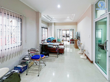 *****บ้านเดี่ยวมือสองนนทบุรี โครงการ ปัญฐิญา บางกรวย-ไทรน้อย เนื้อที่กว้าง 54.3 ตร.ว. ฟังก์ชัน 3 ห้องนอน 3 ห้องน้ำ 2 ที่จอดรถ บ้านต่อเติมเต็ม สภาพดี แถมกว้างขวาง บนทำเลเดินทางสะดวก ใกล้จุดขึ้นทางด่วน "ศรีรัช-วงแหวนรอบนอก" และรถไฟฟ้าสายสีม่วง "สถานีแยกติวานนท์" เพียง 10 นาที จองด่วน!