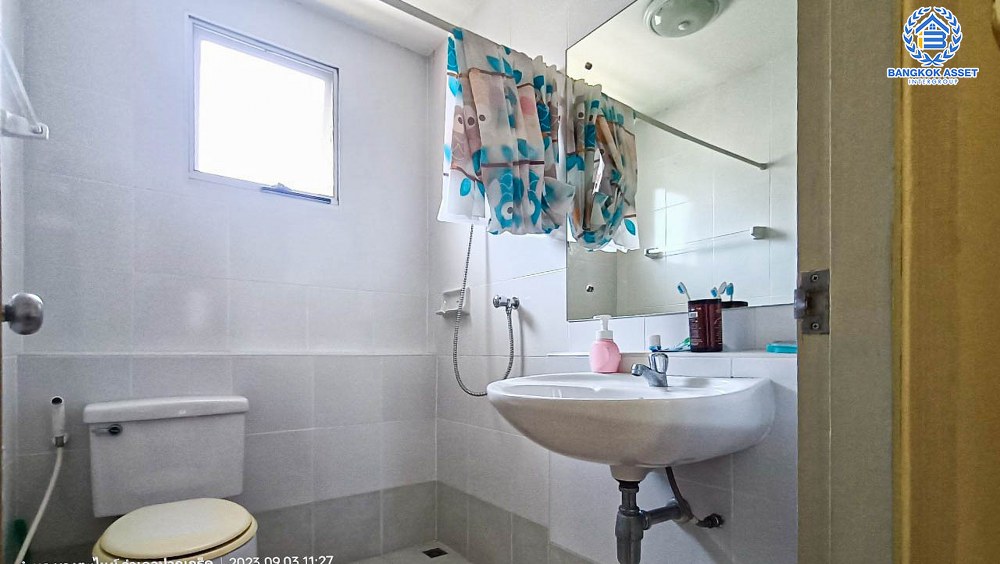 *****บ้านเดี่ยวมือสอง โครงการ พฤกษ์ลดา ติวานนท์-ราชพฤกษ์345 เนื้อที่ 68.50 ตร.ว. ฟังก์ชัน 3 ห้องนอน 3 ห้องน้ำ 2 ที่จอดรถ ภายในสภาพดีเยี่ยม พร้อมเข้าอยู่ บนทำเลดี เดินทางเข้า-ออกในเมืองสะดวก เชื่อมต่อถนนติวานนท์ ถนนราชพฤกษ์ ถนน345