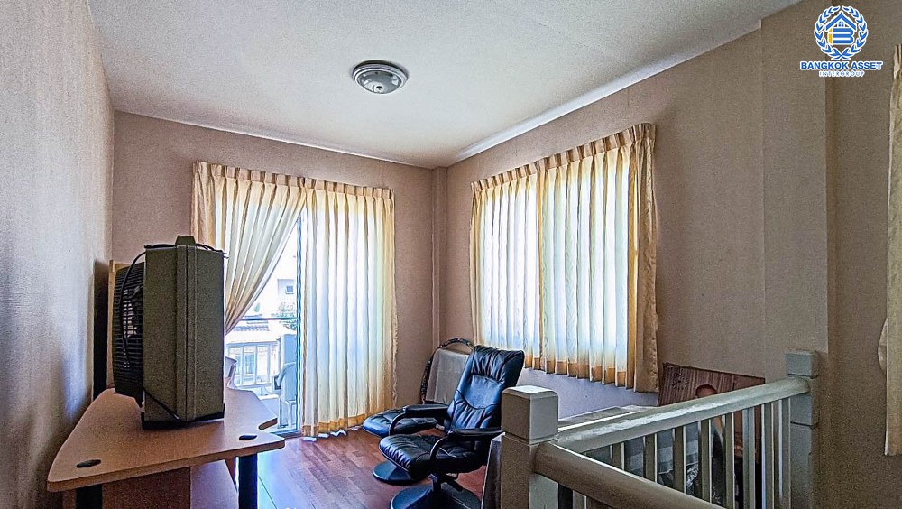 *****บ้านเดี่ยวมือสอง โครงการ พฤกษ์ลดา ติวานนท์-ราชพฤกษ์345 เนื้อที่ 68.50 ตร.ว. ฟังก์ชัน 3 ห้องนอน 3 ห้องน้ำ 2 ที่จอดรถ ภายในสภาพดีเยี่ยม พร้อมเข้าอยู่ บนทำเลดี เดินทางเข้า-ออกในเมืองสะดวก เชื่อมต่อถนนติวานนท์ ถนนราชพฤกษ์ ถนน345