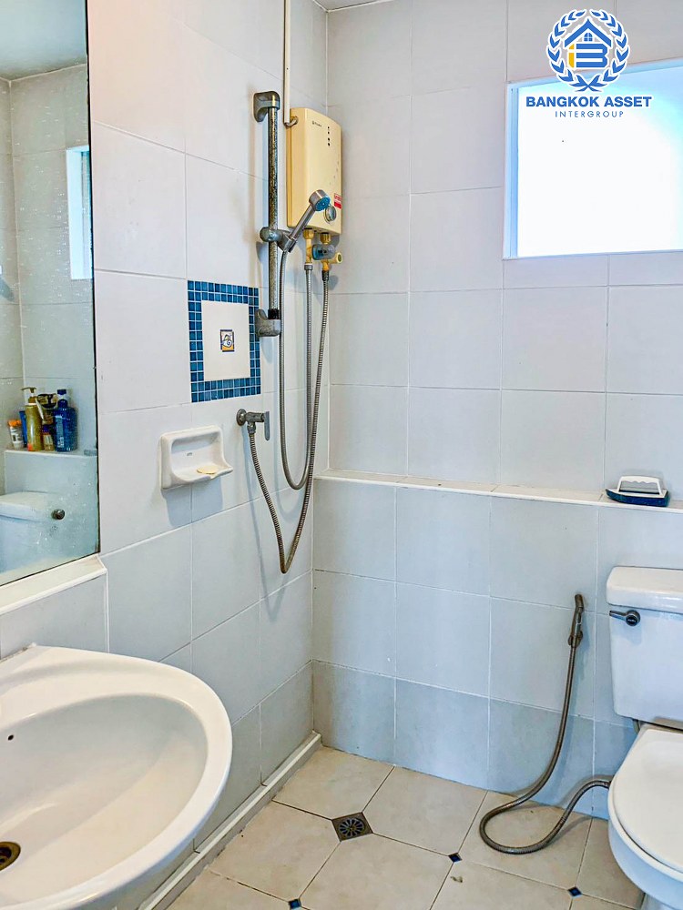 *****บ้านเดี่ยวมือสอง โครงการ พฤกษ์ลดา พุทธสาคร เนื้อที่ 53.1 ตร.ว. ฟังก์ชัน 3 ห้องนอน 3 ห้องน้ำ จอดรถได้ 2 คัน บ้านสภาพดีเยี่ยม บนทำเลเดินทางสะดวก ใกล้ The Mall บางแค และเชื่อมต่อถนนเพชรเกษม ถนนพุทธมณฑลสาย4 โครงการรถไฟฟ้าสายสีน้ำเงิน "สถานีหลักสอง" จองเลย!