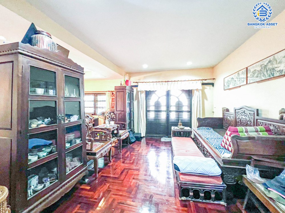 *****บ้านเดี่ยวมือสอง โครงการ ลดาภรณ์ บรมราชชนนี เนื้อที่กว้าง 80 ตร.ว. ฟังก์ชัน 3 ห้องนอน 2 ห้องน้ำ 1 ที่จอดรถ บ้านหลังใหญ่ บนพื้นที่กว้างขวาง บนทำเลเดินทางเข้า-ออกในเมืองสะดวก เชื่อมต่อถนนพุทธมณฑลสาย5 ถนนบรมราชชนนี ใกล้รถไฟฟ้าสายสีน้ำเงิน "สถานีหลักสอง"