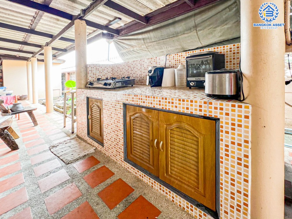 *****บ้านเดี่ยวมือสอง โครงการ ลดาภรณ์ บรมราชชนนี เนื้อที่กว้าง 80 ตร.ว. ฟังก์ชัน 3 ห้องนอน 2 ห้องน้ำ 1 ที่จอดรถ บ้านหลังใหญ่ บนพื้นที่กว้างขวาง บนทำเลเดินทางเข้า-ออกในเมืองสะดวก เชื่อมต่อถนนพุทธมณฑลสาย5 ถนนบรมราชชนนี ใกล้รถไฟฟ้าสายสีน้ำเงิน "สถานีหลักสอง"