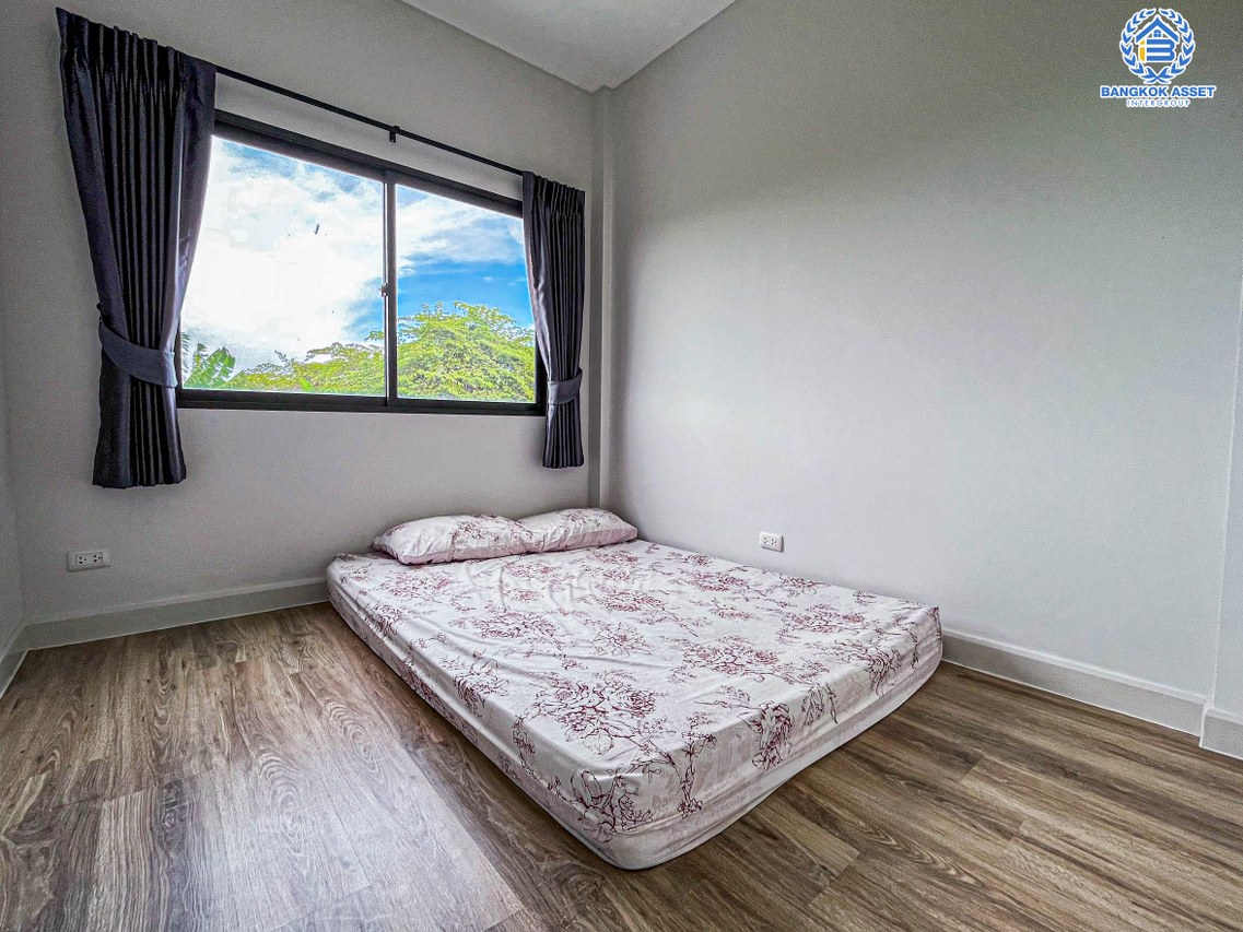 *****ทาวน์เฮ้าส์มือสองปทุมธานี โครงการ เวิร์ฟ ติวานนท์-รังสิต เนื้อที่กว้าง 23.4 ตร.ว. ฟังก์ชัน 3 ห้องนอน 2 ห้องน้ำ 2 ที่จอดรถ บ้านใหม่ สภาพแวดล้อมดี บนทำเลแห่งการเดินทาง ใกล้รถไฟฟ้าสายสีแดง "สถานีรังสิต" และทางด่วน "บางพูน (ทางด่วนสายบางปะอิน-ปากเกร็ด)"