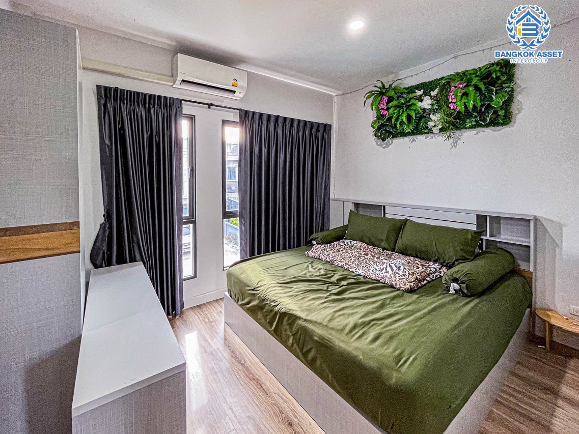 *****ทาวน์เฮ้าส์มือสองปทุมธานี โครงการ เวิร์ฟ ติวานนท์-รังสิต เนื้อที่กว้าง 23.4 ตร.ว. ฟังก์ชัน 3 ห้องนอน 2 ห้องน้ำ 2 ที่จอดรถ บ้านใหม่ สภาพแวดล้อมดี บนทำเลแห่งการเดินทาง ใกล้รถไฟฟ้าสายสีแดง "สถานีรังสิต" และทางด่วน "บางพูน (ทางด่วนสายบางปะอิน-ปากเกร็ด)"