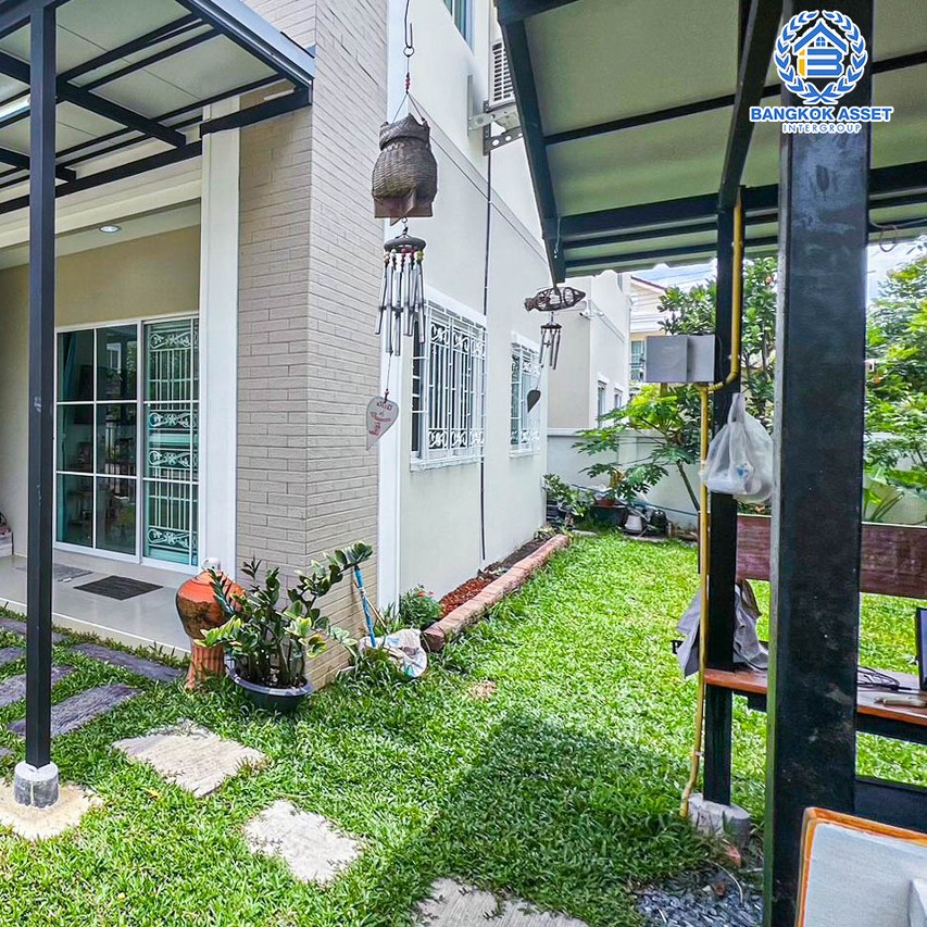 *****บ้านเดี่ยวมือสองนนทบุรี โครงการ แลนซิโอคริป วงแหวน-กาญจนาภิเษก หลังมุม! เนื้อที่กว้างขวางถึง 59.7 ตร.ว. ฟังก์ชัน 3 ห้องนอน 3 ห้องน้ำ 2 ที่จอดรถ แถมฟรี! 3 เครื่องปรับอากาศ บนทำเลเชื่อมต่อถนนกาญจนาภิเษก, ถนนนครอินทร์, ถนนรัตนาธิเบศร์ ใกล้รถไฟฟ้าสายสีม่วง "สถานีตลาดบางใหญ่" และจุดขึ้นทางด่วน "ศรีรัช"