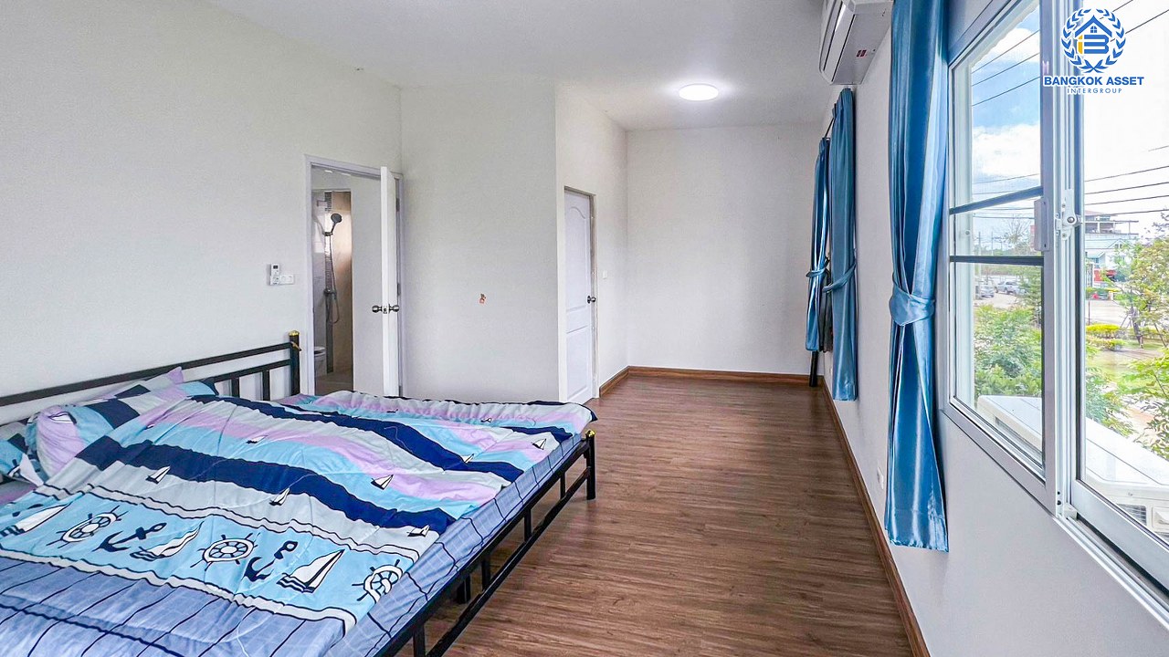 *****บ้านเดี่ยวมือสองนนทบุรี โครงการ แลนซิโอคริป วงแหวน-กาญจนาภิเษก หลังมุม! เนื้อที่กว้างขวางถึง 59.7 ตร.ว. ฟังก์ชัน 3 ห้องนอน 3 ห้องน้ำ 2 ที่จอดรถ แถมฟรี! 3 เครื่องปรับอากาศ บนทำเลเชื่อมต่อถนนกาญจนาภิเษก, ถนนนครอินทร์, ถนนรัตนาธิเบศร์ ใกล้รถไฟฟ้าสายสีม่วง "สถานีตลาดบางใหญ่" และจุดขึ้นทางด่วน "ศรีรัช"