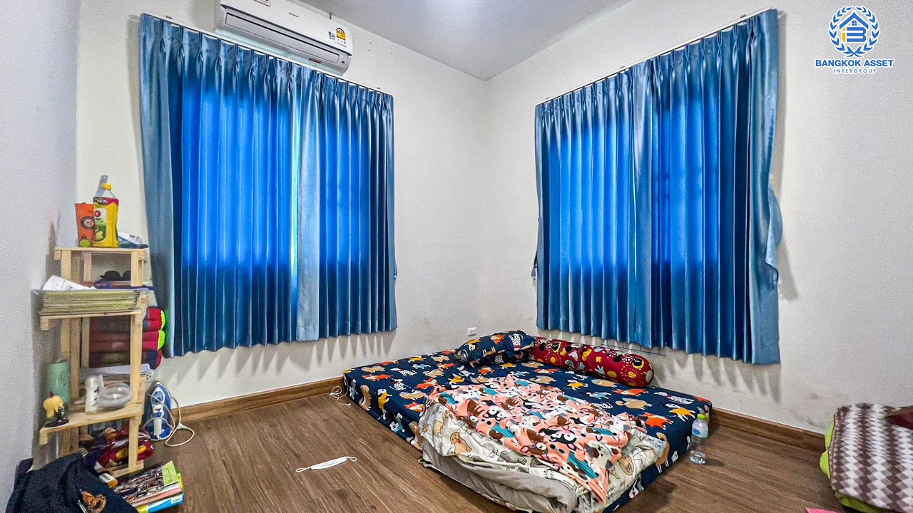 *****บ้านเดี่ยวมือสองนนทบุรี โครงการ แลนซิโอคริป วงแหวน-กาญจนาภิเษก หลังมุม! เนื้อที่กว้างขวางถึง 59.7 ตร.ว. ฟังก์ชัน 3 ห้องนอน 3 ห้องน้ำ 2 ที่จอดรถ แถมฟรี! 3 เครื่องปรับอากาศ บนทำเลเชื่อมต่อถนนกาญจนาภิเษก, ถนนนครอินทร์, ถนนรัตนาธิเบศร์ ใกล้รถไฟฟ้าสายสีม่วง "สถานีตลาดบางใหญ่" และจุดขึ้นทางด่วน "ศรีรัช"