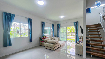 *****บ้านเดี่ยวมือสองนนทบุรี โครงการ แลนซิโอคริป วงแหวน-กาญจนาภิเษก หลังมุม! เนื้อที่กว้างขวางถึง 59.7 ตร.ว. ฟังก์ชัน 3 ห้องนอน 3 ห้องน้ำ 2 ที่จอดรถ แถมฟรี! 3 เครื่องปรับอากาศ บนทำเลเชื่อมต่อถนนกาญจนาภิเษก, ถนนนครอินทร์, ถนนรัตนาธิเบศร์ ใกล้รถไฟฟ้าสายสีม่วง "สถานีตลาดบางใหญ่" และจุดขึ้นทางด่วน "ศรีรัช"