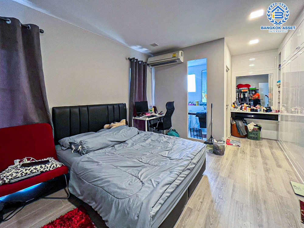 *****บ้านแฝดมือสอง โครงการ Anya ราชพฤกษ์-นครอินทร์ หลังมุม เนื้อที่ 68.30 ตร.ว. ฟังก์ชัน 2 ห้องนอน 3 ห้องน้ำ 1 ห้องอเนกประสงค์ 4 ที่จอดรถ บ้านสภาพดีเยี่ยม หน้าบ้านไม่ชนใคร พร้อมเข้าอยู่ บนทำเลเดินทางสะดวก เชื่อมต่อถนนกาญจนาภิเษก ถนนรัตนาธิเบศร์ ถนนนครอินทร์ ใกล้รถไฟฟ้าสายสีม่วง "สถานีบางพลู"