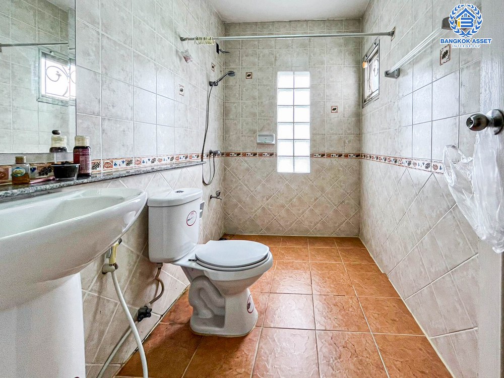 *****บ้านเดี่ยวมือสอง โครงการ ธนาสิริ รัตนาธิเบศร์ เนื้อที่ 54.40 ตร.ว. ฟังก์ชัน 3 ห้องนอน 3 ห้องน้ำ ที่จอดรถ 2 คัน ภายในสภาพสวย พร้อมเข้าอยู่อาศัย แถมฟรี! เครื่องปรับอากาศ บนทำเลเดินทางสะดวก เชื่อมต่อถนนรัตนาธิเบศร์ ถนนบางกรวย-ไทรน้อย ถนนราชพฤกษ์ ใกล้รถไฟฟ้าสายสีม่วง "สถานีบางพลู"