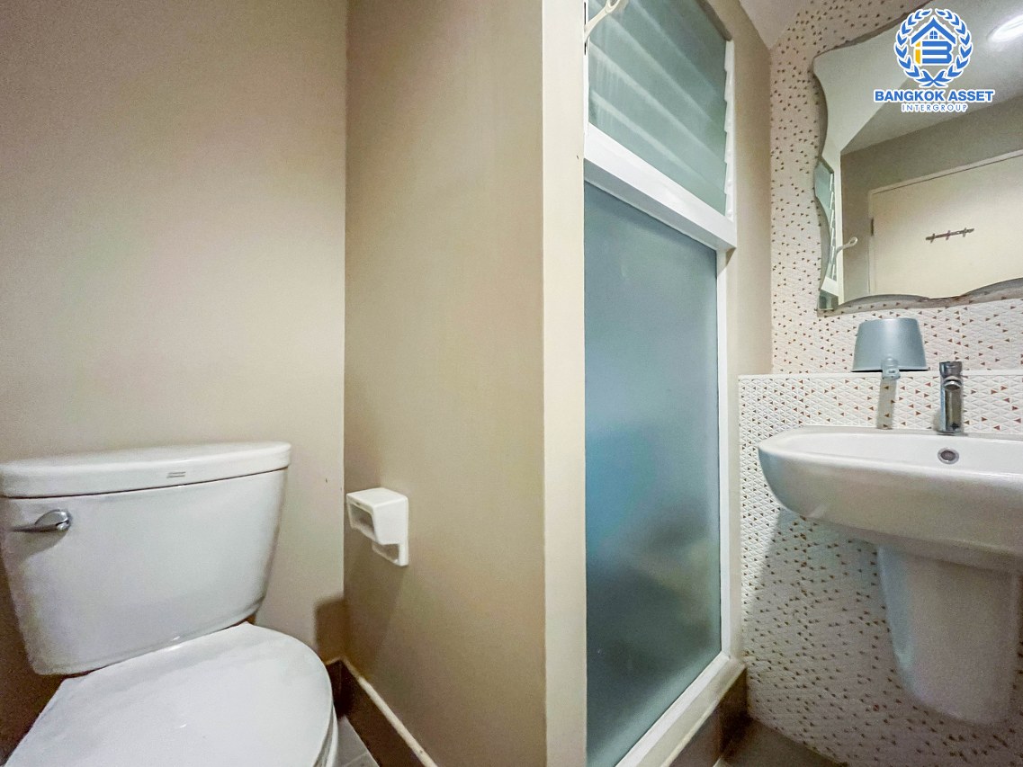 *****ทาวน์เฮ้าส์มือสองนนทบุรี โครงการ อินดี้ บางใหญ่1 เนื้อที่ 18.1 ตร.ว. ฟังก์ชัน 2 ห้องนอน 3 ห้องน้ำ 1 ที่จอดรถ บ้านสภาพดี บนทำเลเชื่อมต่อ ถนนกาญจนาภิเษก, ถนนรันตนาธเบศร์ ใกล้เซ็นทรัลเวสต์เกต, รถไฟฟ้าสายสีม่วง "สถานีคลองบางไผ่" และทางด่วน "กาญจนาภิเษก" ราคาคุ้มสุดในย่าน!