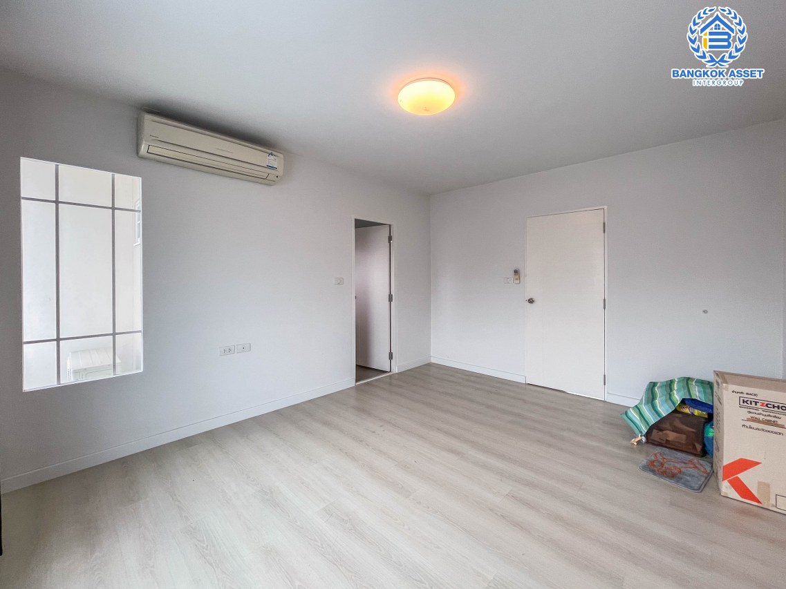 *****ทาวน์เฮ้าส์มือสองนนทบุรี โครงการ อินดี้ บางใหญ่1 เนื้อที่ 18.1 ตร.ว. ฟังก์ชัน 2 ห้องนอน 3 ห้องน้ำ 1 ที่จอดรถ บ้านสภาพดี บนทำเลเชื่อมต่อ ถนนกาญจนาภิเษก, ถนนรันตนาธเบศร์ ใกล้เซ็นทรัลเวสต์เกต, รถไฟฟ้าสายสีม่วง "สถานีคลองบางไผ่" และทางด่วน "กาญจนาภิเษก" ราคาคุ้มสุดในย่าน!