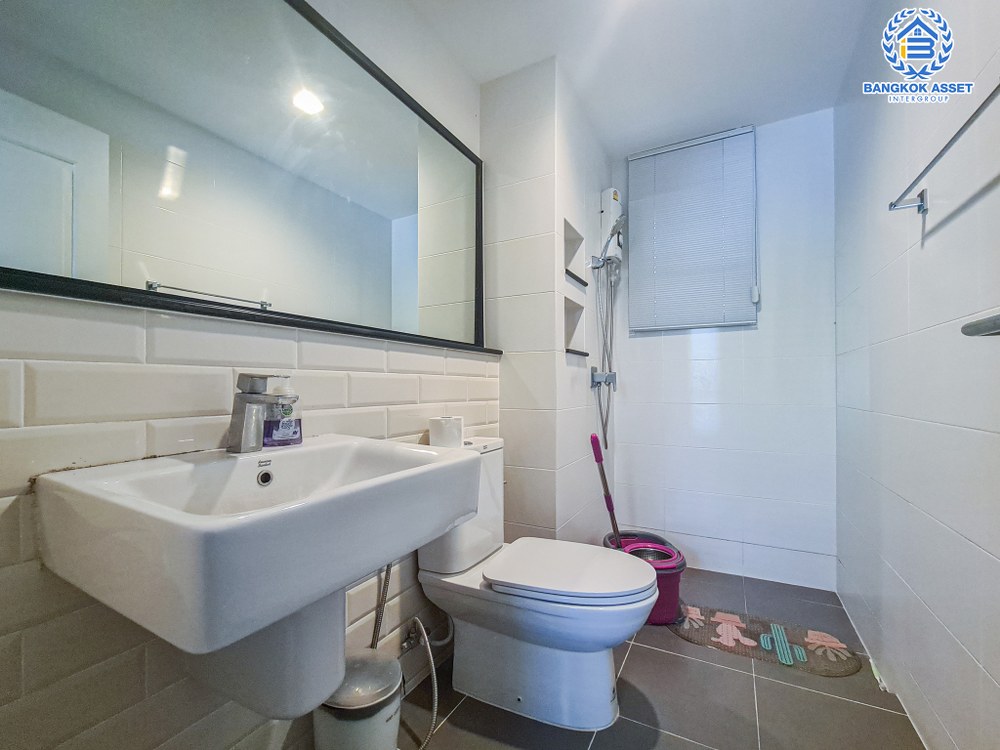 *****บ้านเดี่ยวมือสอง โครงการ ไลฟ์ บางกอก บูเลอวาร์ด ราชพฤกษ์-รัตนาธิเบศร์ เนื้อที่ 52.30 ตร.ว. ดีไซน์ตอบทุกไลฟ์สไตล์ ฟังก์ชัน 3 ห้องนอน 3 ห้องน้ำ จอดรถได้ 2 คัน ทำเลดีหน้าโครงการติดถนนราชพฤกษ์ เชื่อมต่อหลากหลายเส้นทาง ใกล้รถไฟฟ้าสายสีม่วง "สถานีท่าอิฐ" และจุดขึ้นทางด่วน "ศรีรัช"