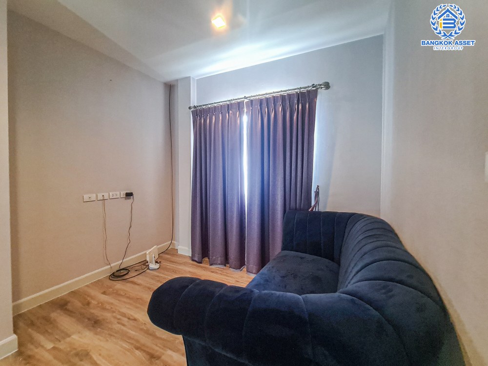 *****บ้านเดี่ยวมือสอง โครงการ ไลฟ์ บางกอก บูเลอวาร์ด ราชพฤกษ์-รัตนาธิเบศร์ เนื้อที่ 52.30 ตร.ว. ดีไซน์ตอบทุกไลฟ์สไตล์ ฟังก์ชัน 3 ห้องนอน 3 ห้องน้ำ จอดรถได้ 2 คัน ทำเลดีหน้าโครงการติดถนนราชพฤกษ์ เชื่อมต่อหลากหลายเส้นทาง ใกล้รถไฟฟ้าสายสีม่วง "สถานีท่าอิฐ" และจุดขึ้นทางด่วน "ศรีรัช"