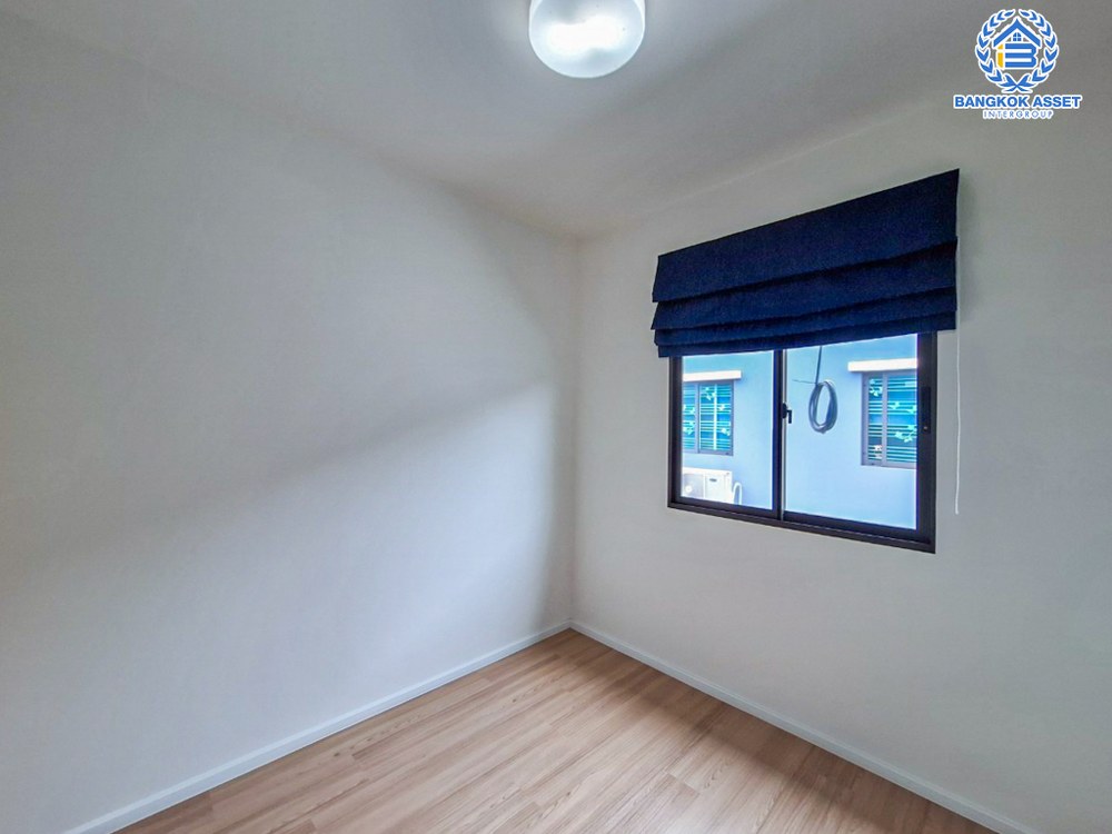 *****ทาวน์เฮ้าส์มือสอง โครงการ พลีโน่ บางใหญ่ คุณภาพระดับ AP เนื้อที่ 18 ตร.ว. ฟังก์ชัน 3 ห้องนอน 2 ห้องน้ำ 1 ที่จอดรถ หน้าบ้านอยู่ตรงข้ามพื้นที่ส่วนกลาง บนทำเลแห่งการเดินทาง เพียง 10 นาทีก็ถึงรถไฟฟ้าสายสีม่วง "สถานีคลองบางไผ่" และจุดขึ้นทางด่วน "ศรีรัช-วงแหวนรอบนอก"