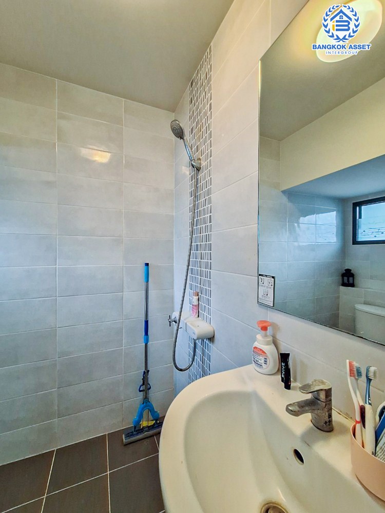 *****ทาวน์เฮ้าส์มือสอง โครงการ พลีโน่ บางใหญ่ คุณภาพระดับ AP เนื้อที่ 18 ตร.ว. ฟังก์ชัน 3 ห้องนอน 2 ห้องน้ำ 1 ที่จอดรถ หน้าบ้านอยู่ตรงข้ามพื้นที่ส่วนกลาง บนทำเลแห่งการเดินทาง เพียง 10 นาทีก็ถึงรถไฟฟ้าสายสีม่วง "สถานีคลองบางไผ่" และจุดขึ้นทางด่วน "ศรีรัช-วงแหวนรอบนอก"