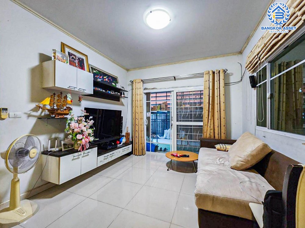 *****บ้านเดี่ยวมือสองปทุมธานี โครงการ ภัสสร26 ราชพฤกษ์-ติวานนท์ เนื้อที่กว้างมากถึง 58.80 ตร.ว. ฟังก์ชัน 3 ห้องนอน 3 ห้องน้ำ 2 ที่จอดรถ บ้านต่อเติมครบ เหมาะกับการทำ Home Office บนทำเลแห่งการเดินทาง เชื่อมต่อ ถนนศรีสมาน, ถนนราชพฤกษ์ ใกล้โรบินสันศรีสมาน ในราคาถูก!