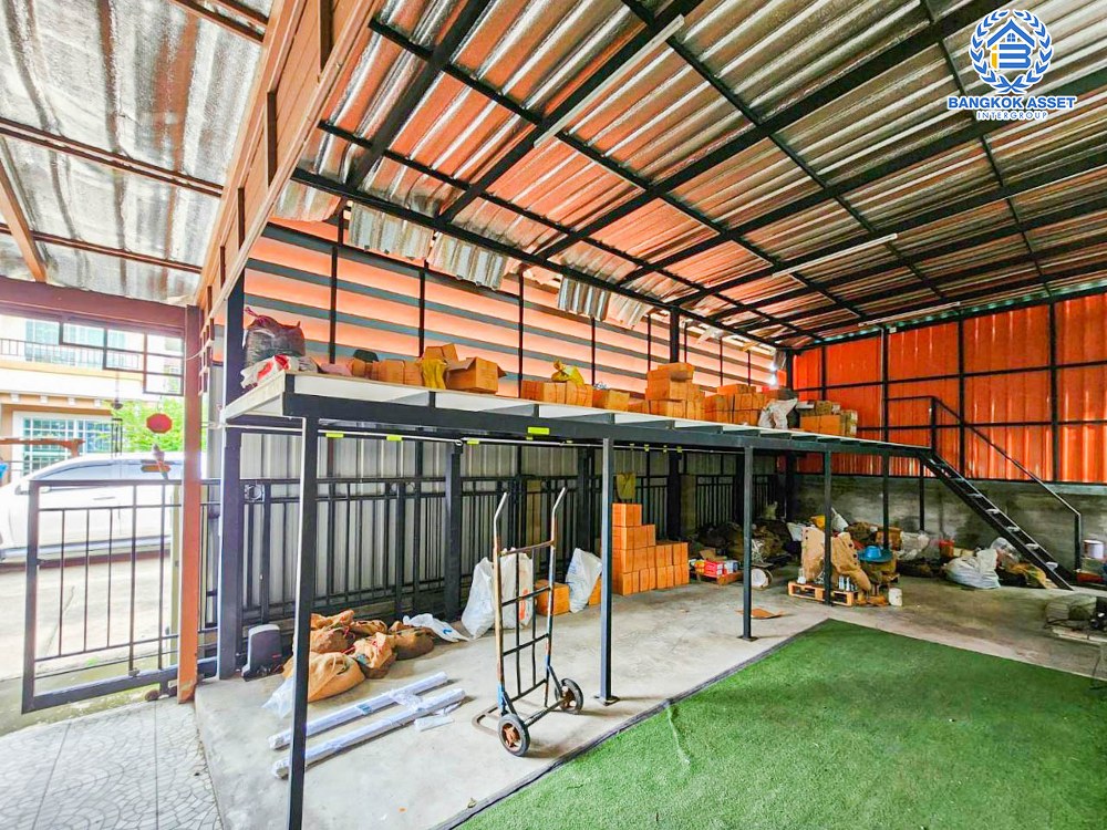 *****บ้านเดี่ยวมือสองปทุมธานี โครงการ ภัสสร26 ราชพฤกษ์-ติวานนท์ เนื้อที่กว้างมากถึง 58.80 ตร.ว. ฟังก์ชัน 3 ห้องนอน 3 ห้องน้ำ 2 ที่จอดรถ บ้านต่อเติมครบ เหมาะกับการทำ Home Office บนทำเลแห่งการเดินทาง เชื่อมต่อ ถนนศรีสมาน, ถนนราชพฤกษ์ ใกล้โรบินสันศรีสมาน ในราคาถูก!