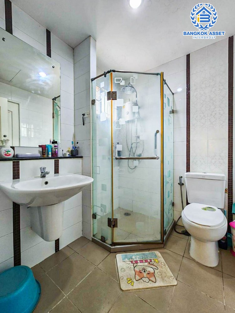 *****บ้านเดี่ยวมือสองปทุมธานี โครงการ ภัสสร26 ราชพฤกษ์-ติวานนท์ เนื้อที่กว้างมากถึง 58.80 ตร.ว. ฟังก์ชัน 3 ห้องนอน 3 ห้องน้ำ 2 ที่จอดรถ บ้านต่อเติมครบ เหมาะกับการทำ Home Office บนทำเลแห่งการเดินทาง เชื่อมต่อ ถนนศรีสมาน, ถนนราชพฤกษ์ ใกล้โรบินสันศรีสมาน ในราคาถูก!