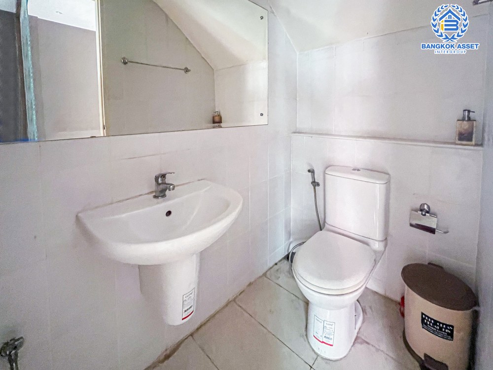 *****ทาวน์เฮ้าส์ 3 ชั้นมือสอง โครงการ บ้านกลางเมือง เออร์บาเนียน เกษตร-นวมินทร์2 เนื้อที่ 20 ตร.ว. ฟังก์ชัน 3 ห้องนอน 3 ห้องน้ำ 2 ที่จอดรถ บ้านถูกสุดในโครงการ บนทำเลเดินทางสะดวก เชื่อมต่อถนนลาดปลาเค้า ถนนรัชดาภิเษก ถนนรามอินทรา ใกล้รถไฟฟ้าสายสีชมพู "สถานีลาดปลาเค้า"