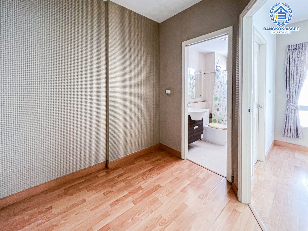 *****ทาวน์เฮ้าส์ 3 ชั้นมือสอง โครงการ บ้านกลางเมือง เออร์บาเนียน เกษตร-นวมินทร์2 เนื้อที่ 20 ตร.ว. ฟังก์ชัน 3 ห้องนอน 3 ห้องน้ำ 2 ที่จอดรถ บ้านถูกสุดในโครงการ บนทำเลเดินทางสะดวก เชื่อมต่อถนนลาดปลาเค้า ถนนรัชดาภิเษก ถนนรามอินทรา ใกล้รถไฟฟ้าสายสีชมพู "สถานีลาดปลาเค้า"