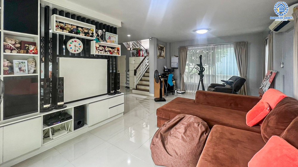 *****บ้านเดี่ยวมือสอง โครงการ ดีซีโอ้ ราชพฤกษ์ หลังมุม เนื้อที่ 69 ตร.ว. ฟังก์ชัน 3 ห้องนอน 3 ห้องน้ำ 2 ที่จอดรถ บริเวณรอบบ้านกว้างขวาง ภายในสภาพดีเยี่ยม พร้อมเข้าอยู่ บนทำเลเดินทางสะดวก เชื่อมต่อถนนรัตนาธิเบศร์ ถนนกาญจณาภิเษก ใกล้รถไฟฟ้าสายสีม่วง "สถานีพระนั่งเกล้า" และจุดขึ้นทางด่วน "ศรีรัช"