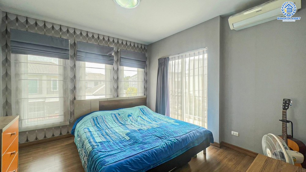 *****บ้านเดี่ยวมือสอง โครงการ ดีซีโอ้ ราชพฤกษ์ หลังมุม เนื้อที่ 69 ตร.ว. ฟังก์ชัน 3 ห้องนอน 3 ห้องน้ำ 2 ที่จอดรถ บริเวณรอบบ้านกว้างขวาง ภายในสภาพดีเยี่ยม พร้อมเข้าอยู่ บนทำเลเดินทางสะดวก เชื่อมต่อถนนรัตนาธิเบศร์ ถนนกาญจณาภิเษก ใกล้รถไฟฟ้าสายสีม่วง "สถานีพระนั่งเกล้า" และจุดขึ้นทางด่วน "ศรีรัช"