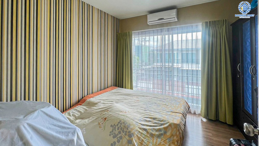 *****บ้านเดี่ยวมือสอง โครงการ ดีซีโอ้ ราชพฤกษ์ หลังมุม เนื้อที่ 69 ตร.ว. ฟังก์ชัน 3 ห้องนอน 3 ห้องน้ำ 2 ที่จอดรถ บริเวณรอบบ้านกว้างขวาง ภายในสภาพดีเยี่ยม พร้อมเข้าอยู่ บนทำเลเดินทางสะดวก เชื่อมต่อถนนรัตนาธิเบศร์ ถนนกาญจณาภิเษก ใกล้รถไฟฟ้าสายสีม่วง "สถานีพระนั่งเกล้า" และจุดขึ้นทางด่วน "ศรีรัช"