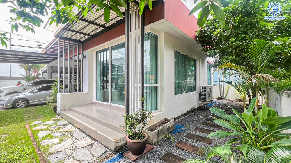 *****บ้านเดี่ยวมือสอง โครงการ ดีซีโอ้ ราชพฤกษ์ หลังมุม เนื้อที่ 69 ตร.ว. ฟังก์ชัน 3 ห้องนอน 3 ห้องน้ำ 2 ที่จอดรถ บริเวณรอบบ้านกว้างขวาง ภายในสภาพดีเยี่ยม พร้อมเข้าอยู่ บนทำเลเดินทางสะดวก เชื่อมต่อถนนรัตนาธิเบศร์ ถนนกาญจณาภิเษก ใกล้รถไฟฟ้าสายสีม่วง "สถานีพระนั่งเกล้า" และจุดขึ้นทางด่วน "ศรีรัช"