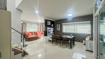 *****บ้านเดี่ยวมือสอง โครงการ ดีซีโอ้ ราชพฤกษ์ หลังมุม เนื้อที่ 69 ตร.ว. ฟังก์ชัน 3 ห้องนอน 3 ห้องน้ำ 2 ที่จอดรถ บริเวณรอบบ้านกว้างขวาง ภายในสภาพดีเยี่ยม พร้อมเข้าอยู่ บนทำเลเดินทางสะดวก เชื่อมต่อถนนรัตนาธิเบศร์ ถนนกาญจณาภิเษก ใกล้รถไฟฟ้าสายสีม่วง "สถานีพระนั่งเกล้า" และจุดขึ้นทางด่วน "ศรีรัช"