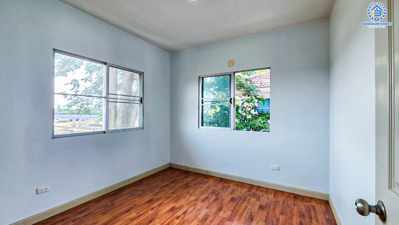 *****บ้านเดี่ยวมือสองนนทบุรี โครงการ พฤกษ์ลดา วงเเหวน หลังมุม! เนื้อที่กว้าง 53 ตร.ว. ฟังก์ชัน 3 ห้องนอน 2 ห้องน้ำ 2 ที่จอดรถ แถมฟรี! 1 เครื่องปรับอากาศ บนทำเลแห่งการเดินทาง เชื่อมต่อถนนกาญจนาภิเษก ใกล้รถไฟฟ้าสายสีม่วง "สถานีคลองบางไผ่" และทางด่วน "ศรีรัช" ราคาคุ้มสุดในโครงการ