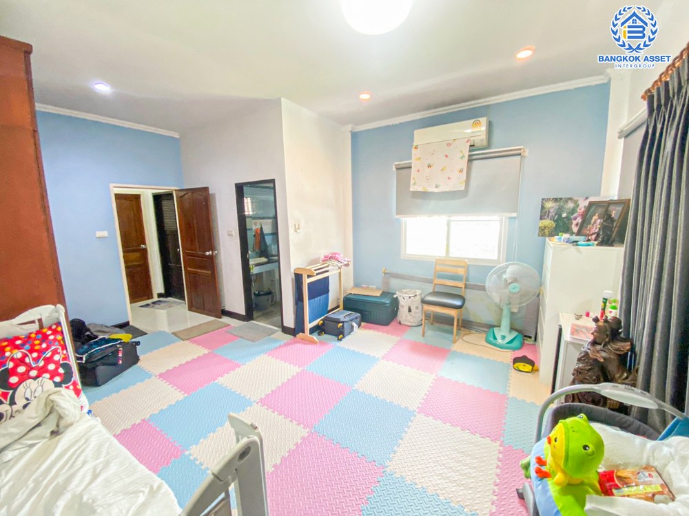 *****ทาวน์เฮ้าส์มือสอง โครงการ ลิฟวิ่งพาร์ค พระราม5 เนื้อที่ 36 ตร.ว. ฟังก์ชันจัดเต็ม 3 ห้องนอน 3 ห้องน้ำ บ้านพร้อมเข้าอยู่ สไตล์โมเดิร์น แถมฟรี เฟอร์นิเจอร์ทั้งหลัง! บนทำเลเดินทางสะดวก เชื่อมต่อถนนราชพฤกษ์ ถนนพระราม5 ถนนรัตนาธิเบศร์ ใกล้ทางด่วน "ศรีรัช"