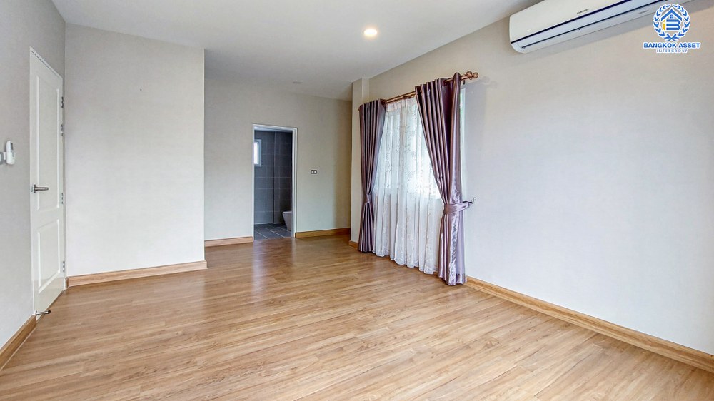 *****บ้านเดี่ยวมือสอง โครงการ เซนโทร ชัยพฤกษ์-แจ้งวัฒนะ หลังมุม เนื้อที่กว้าง 57.50 ตร.ว. ฟังก์ชัน 4 ห้องนอน 3 ห้องน้ำ 2 ที่จอดรถ ภายในสภาพดีมาก แถมฟรี! เครื่องปรับอากาศ บนทำเลดี เชื่อมต่อถนนสะพานนนทบุรี-บางบัวทอง ถนนชัยพฤกษ์ ถนนราชพฤกษ์ ใกล้จุดขึ้นทางด่วน "แจ้งวัฒนะ"