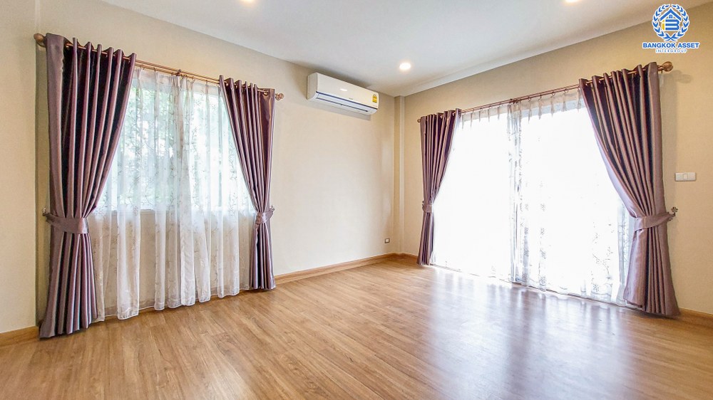 *****บ้านเดี่ยวมือสอง โครงการ เซนโทร ชัยพฤกษ์-แจ้งวัฒนะ หลังมุม เนื้อที่กว้าง 57.50 ตร.ว. ฟังก์ชัน 4 ห้องนอน 3 ห้องน้ำ 2 ที่จอดรถ ภายในสภาพดีมาก แถมฟรี! เครื่องปรับอากาศ บนทำเลดี เชื่อมต่อถนนสะพานนนทบุรี-บางบัวทอง ถนนชัยพฤกษ์ ถนนราชพฤกษ์ ใกล้จุดขึ้นทางด่วน "แจ้งวัฒนะ"