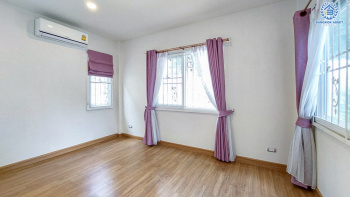 *****บ้านเดี่ยวมือสอง โครงการ เซนโทร ชัยพฤกษ์-แจ้งวัฒนะ หลังมุม เนื้อที่กว้าง 57.50 ตร.ว. ฟังก์ชัน 4 ห้องนอน 3 ห้องน้ำ 2 ที่จอดรถ ภายในสภาพดีมาก แถมฟรี! เครื่องปรับอากาศ บนทำเลดี เชื่อมต่อถนนสะพานนนทบุรี-บางบัวทอง ถนนชัยพฤกษ์ ถนนราชพฤกษ์ ใกล้จุดขึ้นทางด่วน "แจ้งวัฒนะ"
