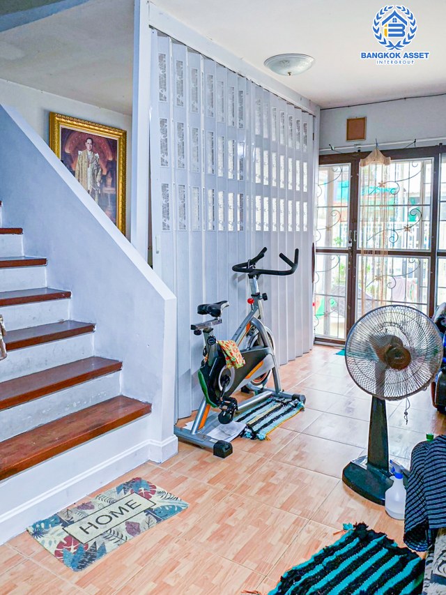 *****ทาวน์โฮมมือสองนนทบุรี หมู่บ้าน ศิขรินทร์ บางกรวย-ไทรน้อย เนื้อที่กว้างมากถึง 32.5 ตร.ว. ฟังก์ชัน 4 ห้องนอน 3 ห้องน้ำ 1 ที่จอดรถ แบ่งสัดส่วนชัดเจน บนทำเลเดินทางสะดวก เชื่อมต่อ ถ.บางกรวย-ไทรน้อย ใกล้ทางพิเศษ ประจิมรัถยา และรถไฟฟ้าสายสีแดง "สถานีบางบำหรุ" เพียง 15 นาที