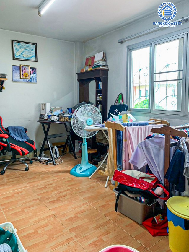 *****ทาวน์โฮมมือสองนนทบุรี หมู่บ้าน ศิขรินทร์ บางกรวย-ไทรน้อย เนื้อที่กว้างมากถึง 32.5 ตร.ว. ฟังก์ชัน 4 ห้องนอน 3 ห้องน้ำ 1 ที่จอดรถ แบ่งสัดส่วนชัดเจน บนทำเลเดินทางสะดวก เชื่อมต่อ ถ.บางกรวย-ไทรน้อย ใกล้ทางพิเศษ ประจิมรัถยา และรถไฟฟ้าสายสีแดง "สถานีบางบำหรุ" เพียง 15 นาที