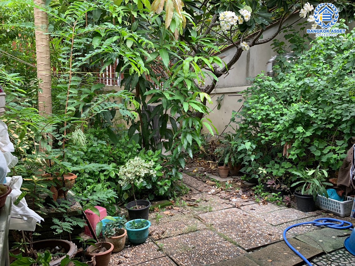 *****ทาวน์โฮมมือสองนนทบุรี หมู่บ้าน ศิขรินทร์ บางกรวย-ไทรน้อย เนื้อที่กว้างมากถึง 32.5 ตร.ว. ฟังก์ชัน 4 ห้องนอน 3 ห้องน้ำ 1 ที่จอดรถ แบ่งสัดส่วนชัดเจน บนทำเลเดินทางสะดวก เชื่อมต่อ ถ.บางกรวย-ไทรน้อย ใกล้ทางพิเศษ ประจิมรัถยา และรถไฟฟ้าสายสีแดง "สถานีบางบำหรุ" เพียง 15 นาที