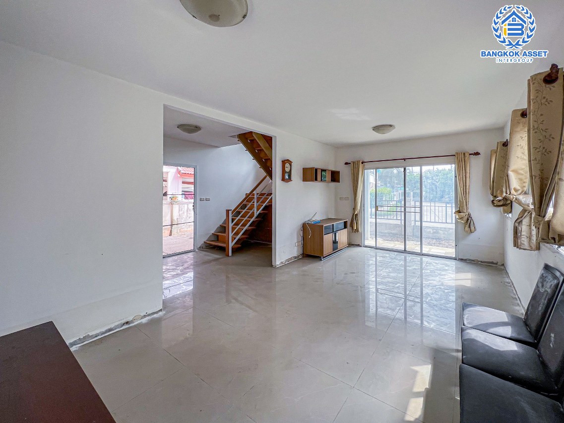 *****บ้านเดี่ยวมือสองนนทบุรี โครงการ พฤกษาวิลเลจ10 บางใหญ่ เนื้อที่กว้างถึง 51 ตร.ว. ฟังก์ชัน 3 ห้องนอน 2 ห้องน้ำ 1 จอดรถ ลดความวุ่ยวาย เพิ่มความเป็นส่วนตัว! บนทำเลแห่งการเดินทาง ใกล้เซ็นทรัลเวสต์เกต, รถไฟฟ้าสายสีม่วง "สถานีตลาดบางใหญ่" และทางด่วน "ศรีรัช"