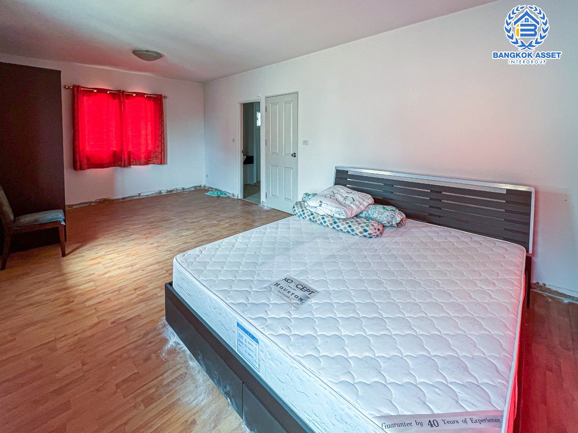 *****บ้านเดี่ยวมือสองนนทบุรี โครงการ พฤกษาวิลเลจ10 บางใหญ่ เนื้อที่กว้างถึง 51 ตร.ว. ฟังก์ชัน 3 ห้องนอน 2 ห้องน้ำ 1 จอดรถ ลดความวุ่ยวาย เพิ่มความเป็นส่วนตัว! บนทำเลแห่งการเดินทาง ใกล้เซ็นทรัลเวสต์เกต, รถไฟฟ้าสายสีม่วง "สถานีตลาดบางใหญ่" และทางด่วน "ศรีรัช"