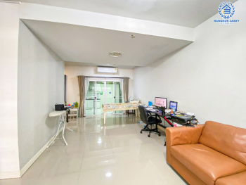 *****ทาวน์เฮ้าส์มือสอง โครงการ เดอะคอนเนค พระราม5 เนื้อที่กว้าง 22.90 ตร.ว. ฟังก์ชัน 3 ห้องนอน 2 ห้องน้ำ 2 ที่จอดรถ ภายในสภาพดีเยี่ยม พร้อมอยู่ บนทำเลดี เชื่อมต่อถนนนครอินทร์ ถนนบางกรวย-ไทรน้อย ถนนพิบูลสงคราม ใกล้รถไฟฟ้าสายสีม่วง "สถานีแยกติวานนท์" และจุดขึ้นทางด่วน "ศรีรัช"