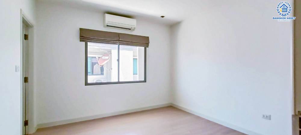 *****ทาวน์โฮม 3 ชั้นมือสอง โครงการ เพล็กซ์ วัชรพล เนื้อที่กว้าง 22 ตร.ว. ฟังก์ชัน 4 ห้องนอน 4 ห้องน้ำ 2 ที่จอดรถ บ้านเหมือนใหม่ โครงการร่มรื่น แถมฟรี! เครื่องปรับอากาศ บนทำเลดี เชื่อมต่อถนนร่วมมิตรพัฒนา ถนนรามอินทรา ถนนนวมินทร์ ใกล้เซ็นทรัล รามอินทรา และรถไฟฟ้าสายสีชมพู "สถานีวัชรพล"