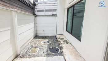 *****ทาวน์โฮม 3 ชั้นมือสอง โครงการ เพล็กซ์ วัชรพล เนื้อที่กว้าง 22 ตร.ว. ฟังก์ชัน 4 ห้องนอน 4 ห้องน้ำ 2 ที่จอดรถ บ้านเหมือนใหม่ โครงการร่มรื่น แถมฟรี! เครื่องปรับอากาศ บนทำเลดี เชื่อมต่อถนนร่วมมิตรพัฒนา ถนนรามอินทรา ถนนนวมินทร์ ใกล้เซ็นทรัล รามอินทรา และรถไฟฟ้าสายสีชมพู "สถานีวัชรพล"