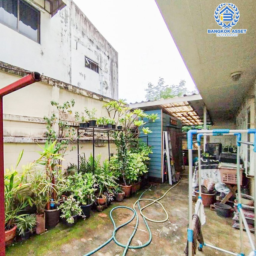 *****บ้านเดี่ยวมือสองกรุงเทพมหานคร โครงการ สุขใจ สุขุมวิท เนื้อที่กว้างขวางถึง 71 ตร.ว. ฟังก์ชัน 3 ห้องนอน 3 ห้องน้ำ 2 ที่จอดรถ แถมฟรี! 3 เครื่องปรับอากาศ 2 เครื่องทำน้ำอุ่น บนทำเลเดินทางสะดวก เชื่อมต่อถนนสุขุมวิท ใกล้รถไฟฟ้าสายสีเขียว "สถานีปุณณวิถี" และทางด่วน "รามอินทรา-อาจณรงค์"