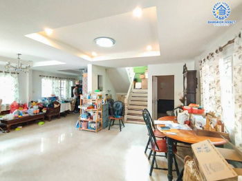 *****บ้านเดี่ยวมือสองกรุงเทพมหานคร โครงการ สุขใจ สุขุมวิท เนื้อที่กว้างขวางถึง 71 ตร.ว. ฟังก์ชัน 3 ห้องนอน 3 ห้องน้ำ 2 ที่จอดรถ แถมฟรี! 3 เครื่องปรับอากาศ 2 เครื่องทำน้ำอุ่น บนทำเลเดินทางสะดวก เชื่อมต่อถนนสุขุมวิท ใกล้รถไฟฟ้าสายสีเขียว "สถานีปุณณวิถี" และทางด่วน "รามอินทรา-อาจณรงค์"