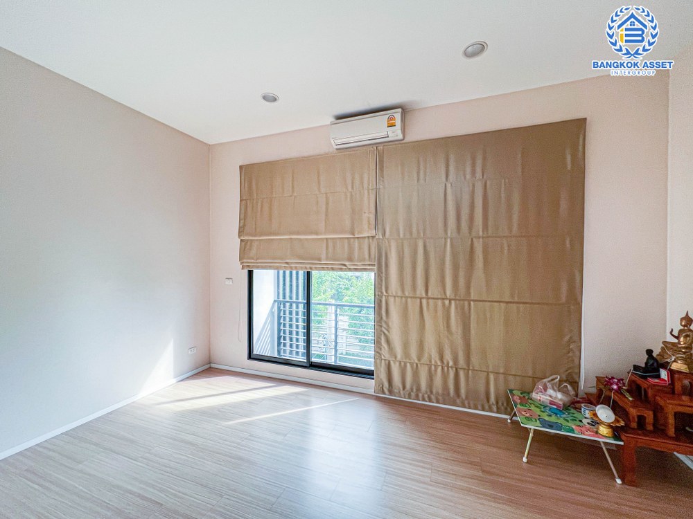 *****ทาวน์โฮมมือสอง โครงการ บ้านกลางเมือง รัตนาธิเบศร์ เนื้อที่กว้าง 18.10 ตร.ว. บ้านสไตล์ Home Office หน้าบ้านไม่ชนกับใคร พร้อมฟังก์ชัน 3 ห้องนอน 3 ห้องน้ำ ที่จอดรถ 2 คัน บนทำเลแห่งการเดินทาง ใกล้รถไฟฟ้าสายสีม่วง "สถานีบางกระสอ" และทางด่วน "ศรีรัช"